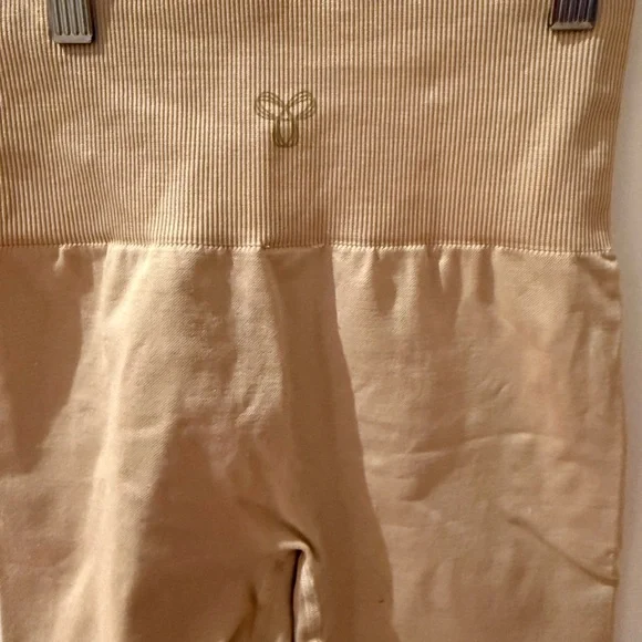 TNA Beige Ribbed Workout Set - Picture 5 of 6